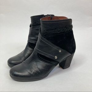 Hispanitas Black Leather and Suede Ankle Boots 39